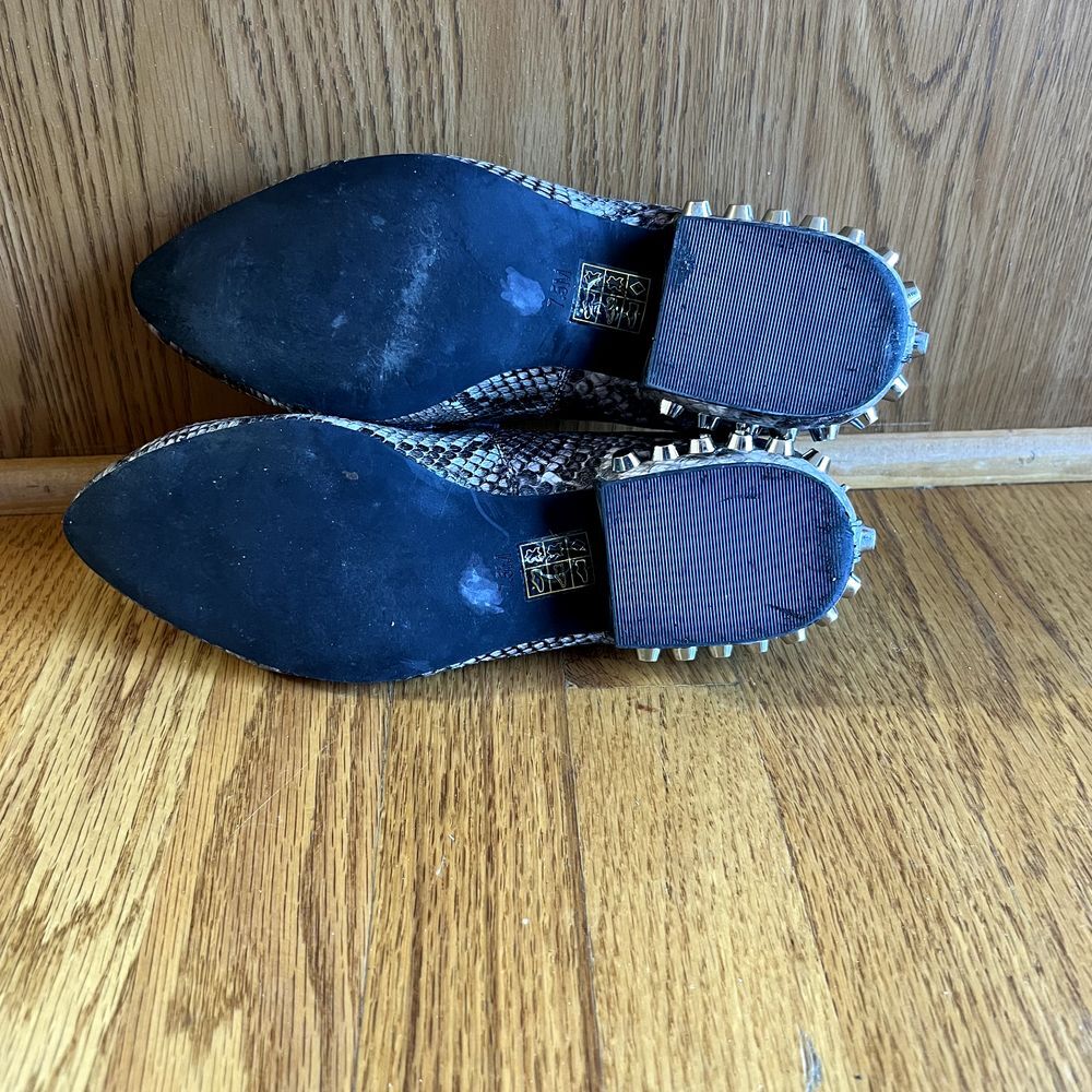 Jeffrey Campbell Barnett Taupe Studded Leather Loafers Size 7.5 studs Snakeskin - Picture 8 of 10